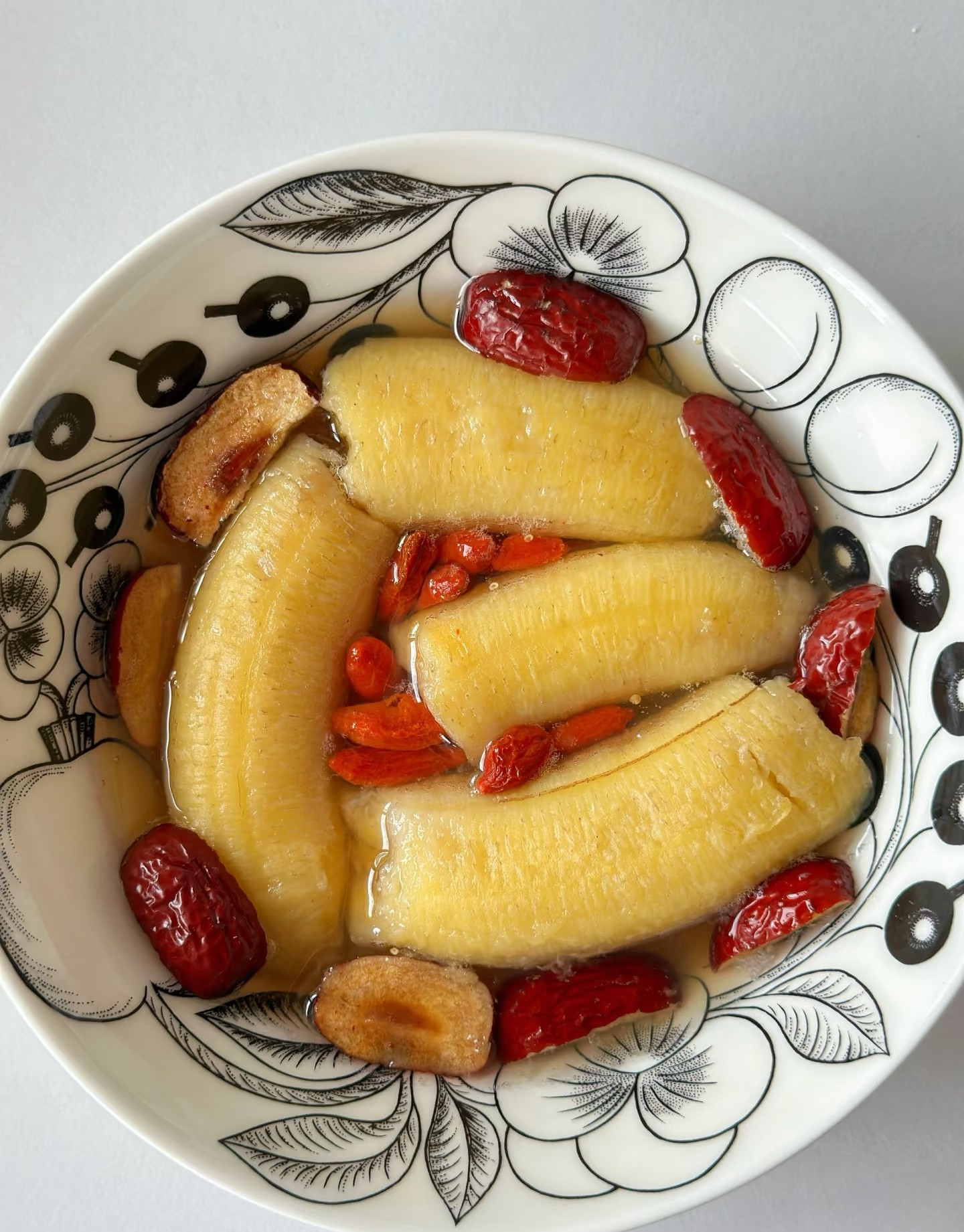 4 loại quả "càng hấp càng bổ", mẹ học ngay bí kíp của bác sĩ để cả nhà "bụng ấm, phổi êm" suốt mùa lạnh - Ảnh 8. 4 loại quả "càng hấp càng bổ", mẹ học ngay bí kíp của bác sĩ để cả nhà "bụng ấm, phổi êm" suốt mùa lạnh - Ảnh 8.