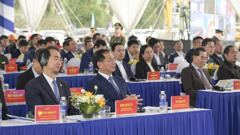 "Cú hích kép" chiến lược cho hạ tầng đường sắt và công nghiệp nặng Việt Nam - Ảnh 2.