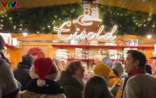 Lạm phát tác động đến thói quen mua sắm cuối năm của người tiêu dùng toàn cầu - Ảnh 1.