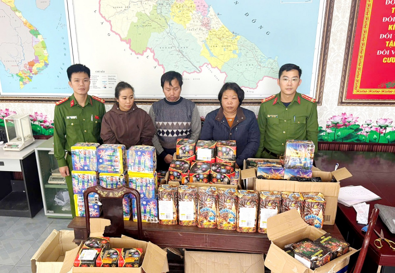 Công an Hà Tĩnh Triệt phá đường dây buôn bán pháo nổ liên tỉnh qua mạng xã hội - Ảnh 1.