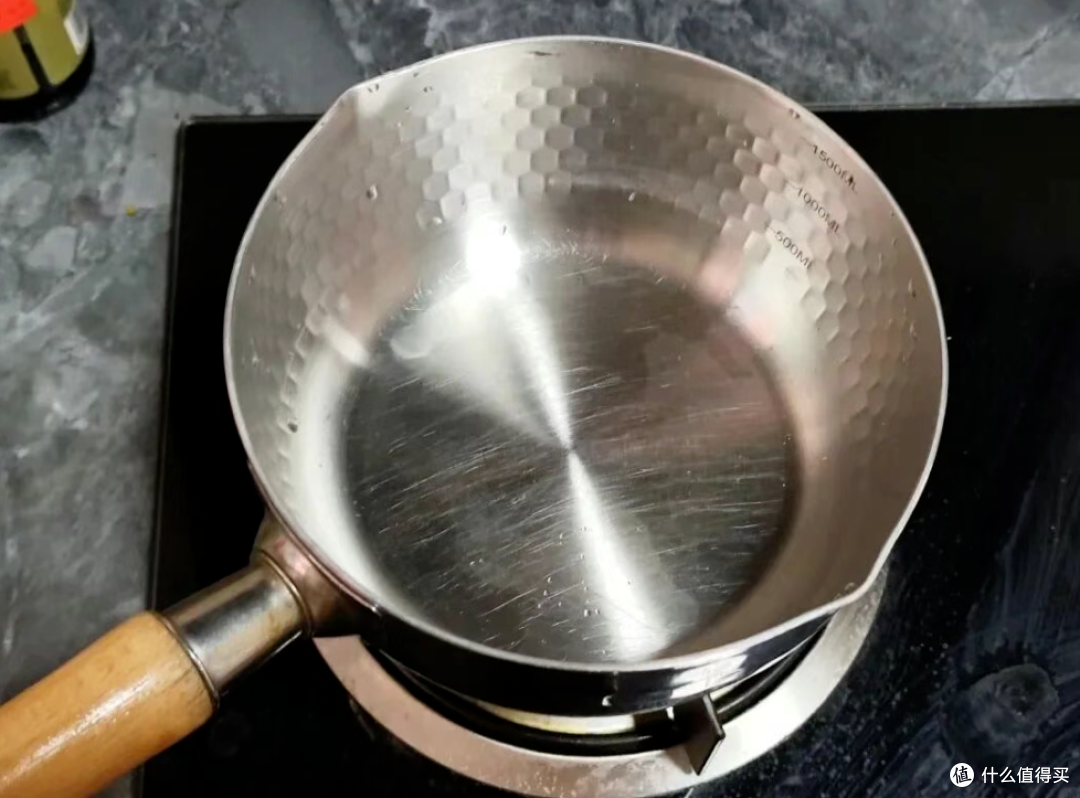 Mẹo dọn bếp đơn giản giúp nhà bếp sạch sẽ hơn cả sản phẩm đắt tiền - Ảnh 4.