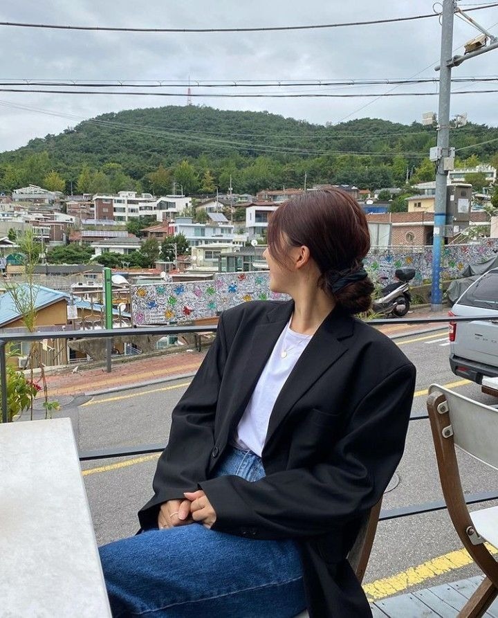 35 tuổi kiếm được tiền là chưa đủ- Ảnh 2. 35 tuổi kiếm được tiền là chưa đủ- Ảnh 2.