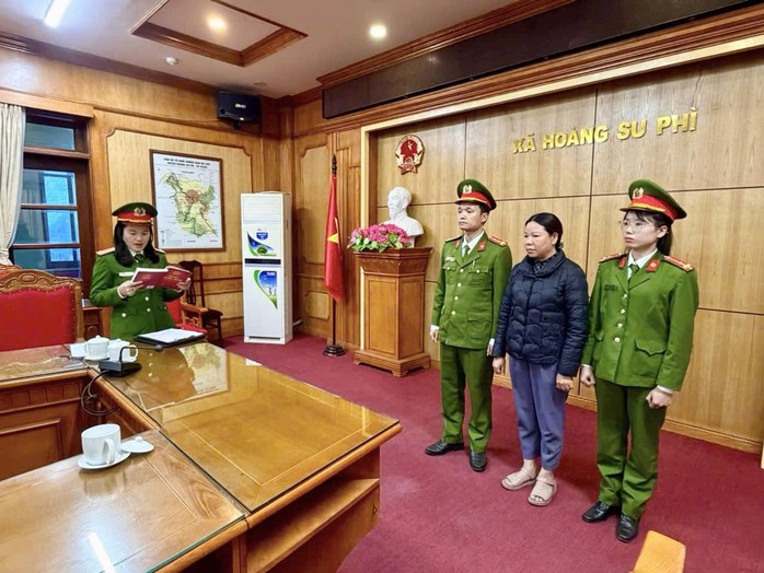 Khởi tố Phó Giám đốc Trung tâm hành chính công - Ảnh 1.