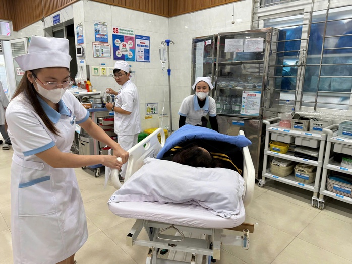 Nguyên nhân khiến 203 người bị ngộ độc sau khi ăn bánh mì Hồng Vân ở Quảng Ngãi - Ảnh 2.