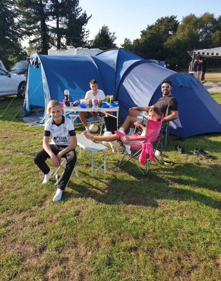 Cặp vợ chồng kiếm thêm 4 , 7 tỷ đồng từ kinh doanh ô tô cắm trại chỉ Sau 2 năm - Ảnh 3.