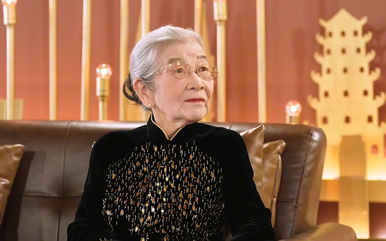 Nữ NSƯT Phi Điểu U100 vẫn sống khỏe mạnh và đắt show ở Hà Nội - Ảnh 1.