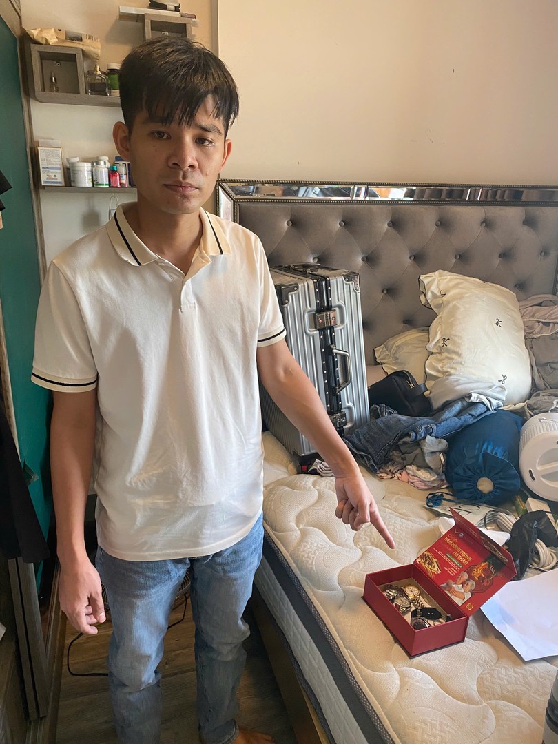 Khám xét nơi ở của Nguyễn Việt Phương trong vụ lừa đảo tiền điện tử hàng nghìn tỷ đồng - Ảnh 3.