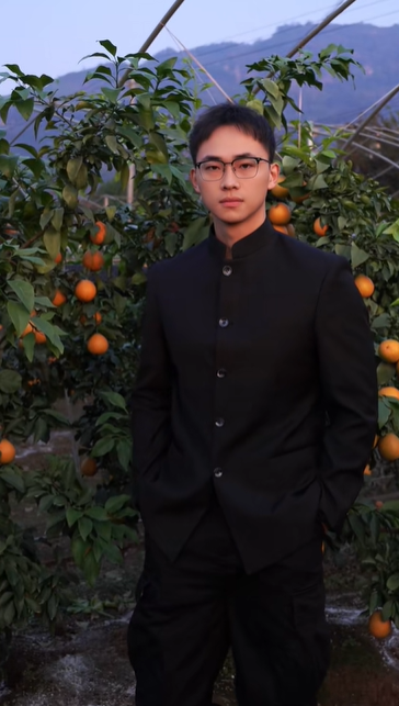 Bí thư thôn sinh năm 1997 mặc áo ba lỗ quảng bá nông sản địa phương: Bán "cháy hàng", 20 triệu người xem - Ảnh 5.