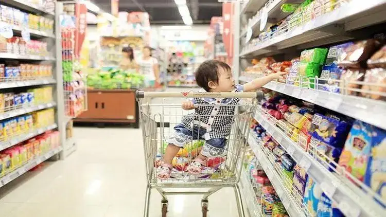 Con trai 4 tuổi lén ăn cherry trong siêu thị và bài học giáo dục trẻ nhỏ của mẹ - Ảnh 2.