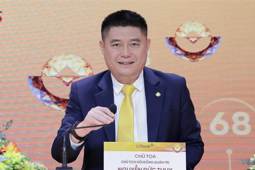Ông Nguyễn Đức Thụy thôi làm Chủ tịch HĐQT LPBank, được HĐQT khen thưởng đột xuất 10 tỷ đồng - Ảnh 1.