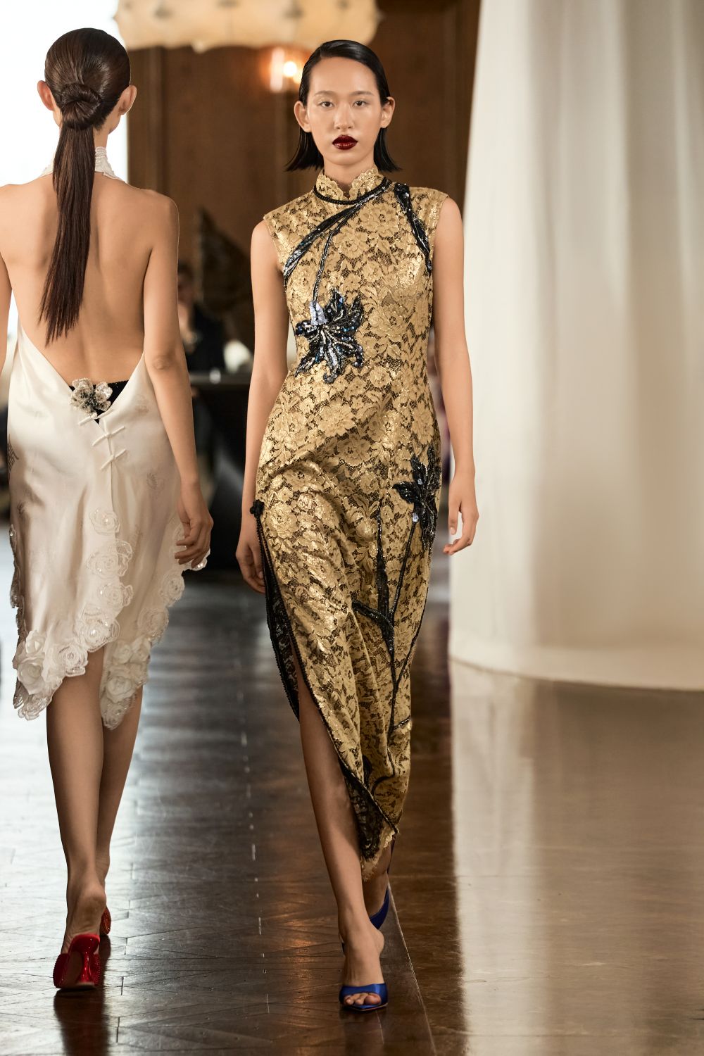 Vẻ đẹp nguyên bản của áo dài: Hành trình của Maison Denude qua thời trang - Ảnh 4. Vẻ đẹp nguyên bản của áo dài: Hành trình của Maison Denude qua thời trang - Ảnh 4.