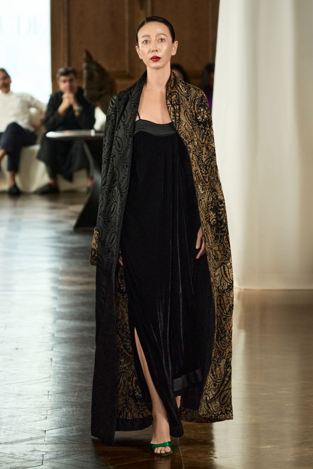 Vẻ đẹp nguyên bản của áo dài: Hành trình của Maison Denude qua thời trang - Ảnh 3. Vẻ đẹp nguyên bản của áo dài: Hành trình của Maison Denude qua thời trang - Ảnh 3.