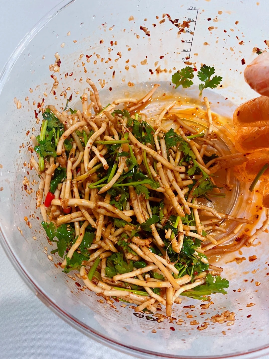 Rễ rau diếp cá - linh hồn của món nộm chua cay gây nghiện tại gia - Ảnh 4.