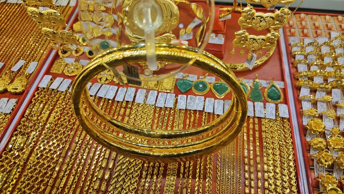 Giá vàng hôm nay 28-12: Xuất hiện dự báo vàng giảm mạnh - Ảnh 1.