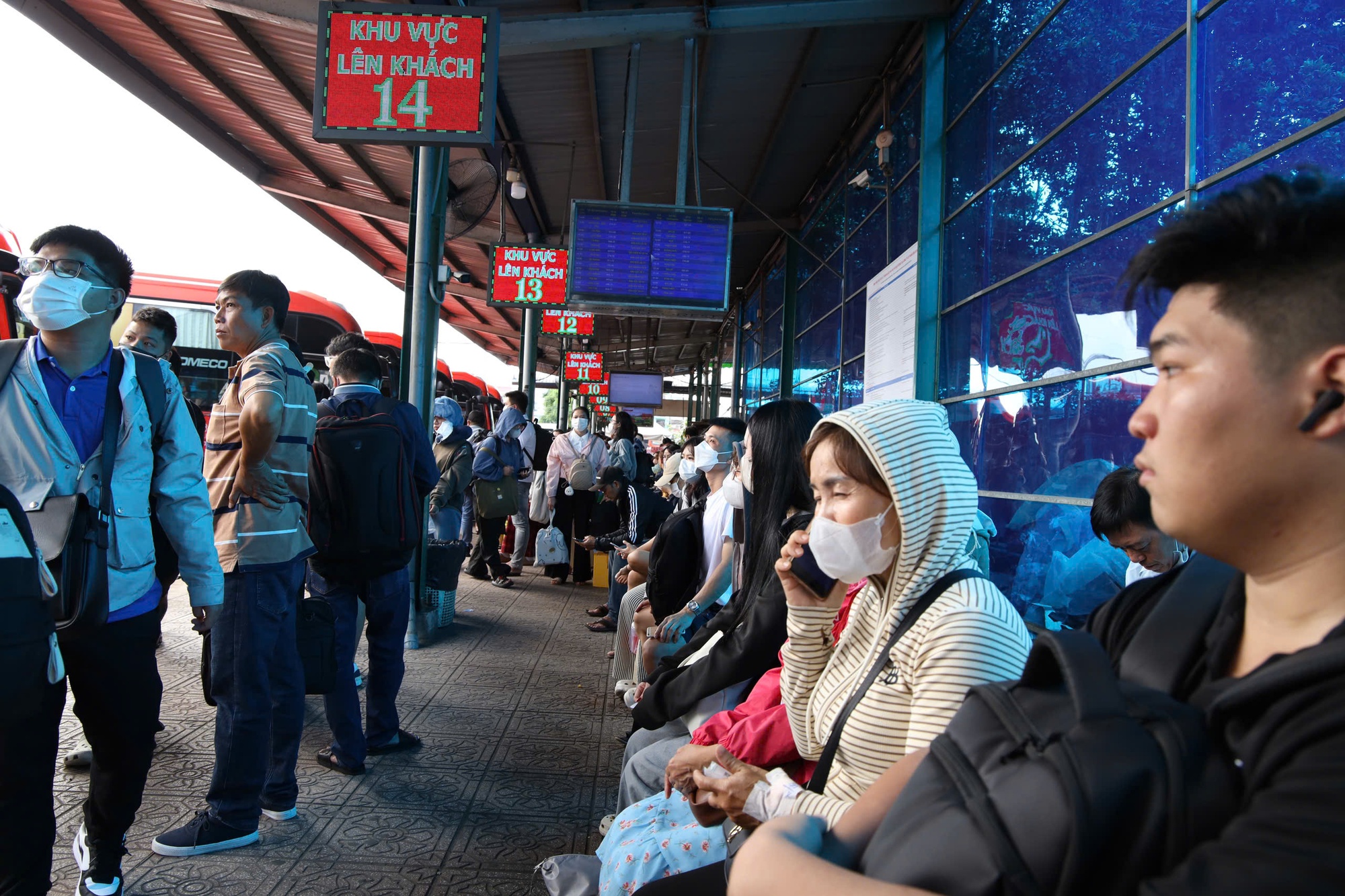 TPHCM vào mùa xe Tết 2026: Chuẩn bị cho nhu cầu đi lại tăng cao - Ảnh 3. TPHCM vào mùa xe Tết 2026: Chuẩn bị cho nhu cầu đi lại tăng cao - Ảnh 3.