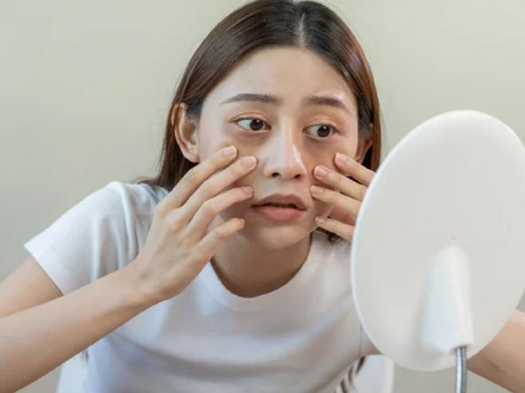 Những bất thường ở vùng đầu cảnh báo ung thư phổi? Nếu có 3 dấu hiệu này hãy đi khám càng sớm càng tốt!- Ảnh 3. Những bất thường ở vùng đầu cảnh báo ung thư phổi? Nếu có 3 dấu hiệu này hãy đi khám càng sớm càng tốt!- Ảnh 3.