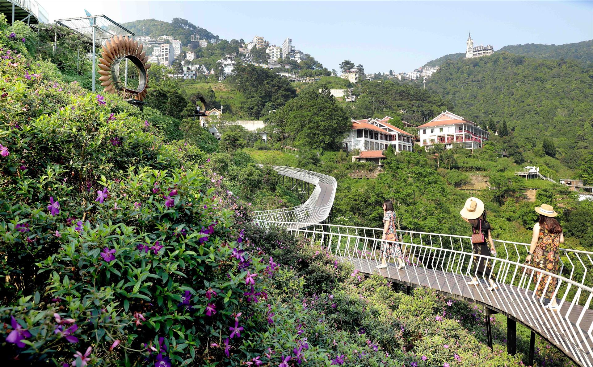 Nơi được ví như "tiểu Sa Pa" vừa lọt top "hàng đầu thế giới năm 2025": Gần Hà Nội, cách chưa đến 100km - Ảnh 8.