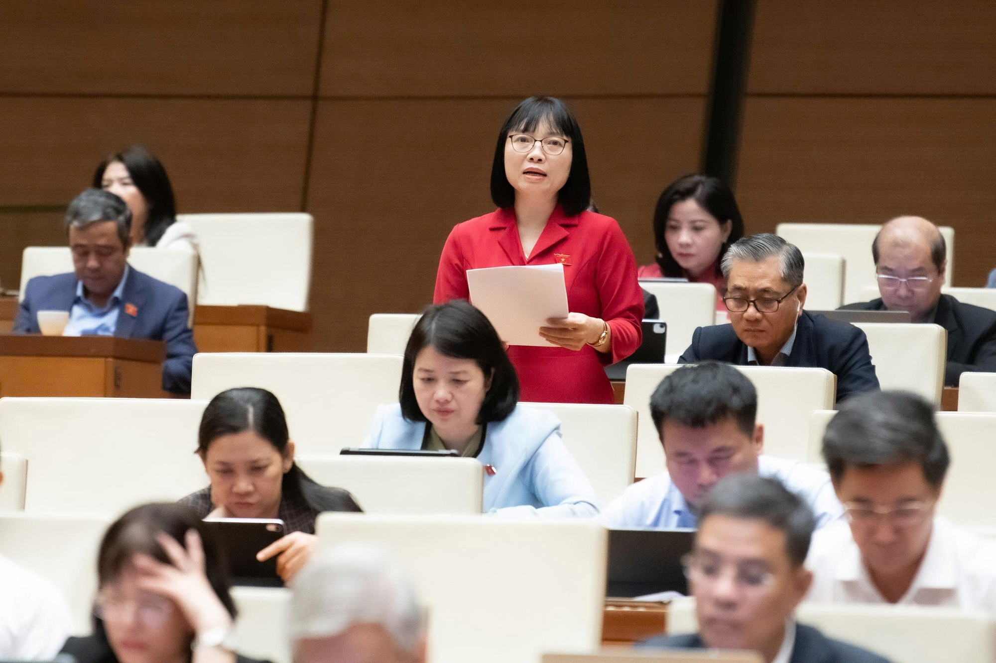 Ngân hàng Nhà nước cần báo cáo Quốc hội lộ trình bỏ cơ chế phân bổ room tín dụng - Ảnh 1. Ngân hàng Nhà nước cần báo cáo Quốc hội lộ trình bỏ cơ chế phân bổ room tín dụng - Ảnh 1.