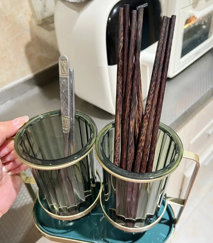 Thay đũa bao lâu để bảo vệ sức khỏe gia đình bạn? - Ảnh 2. Thay đũa bao lâu để bảo vệ sức khỏe gia đình bạn? - Ảnh 2.