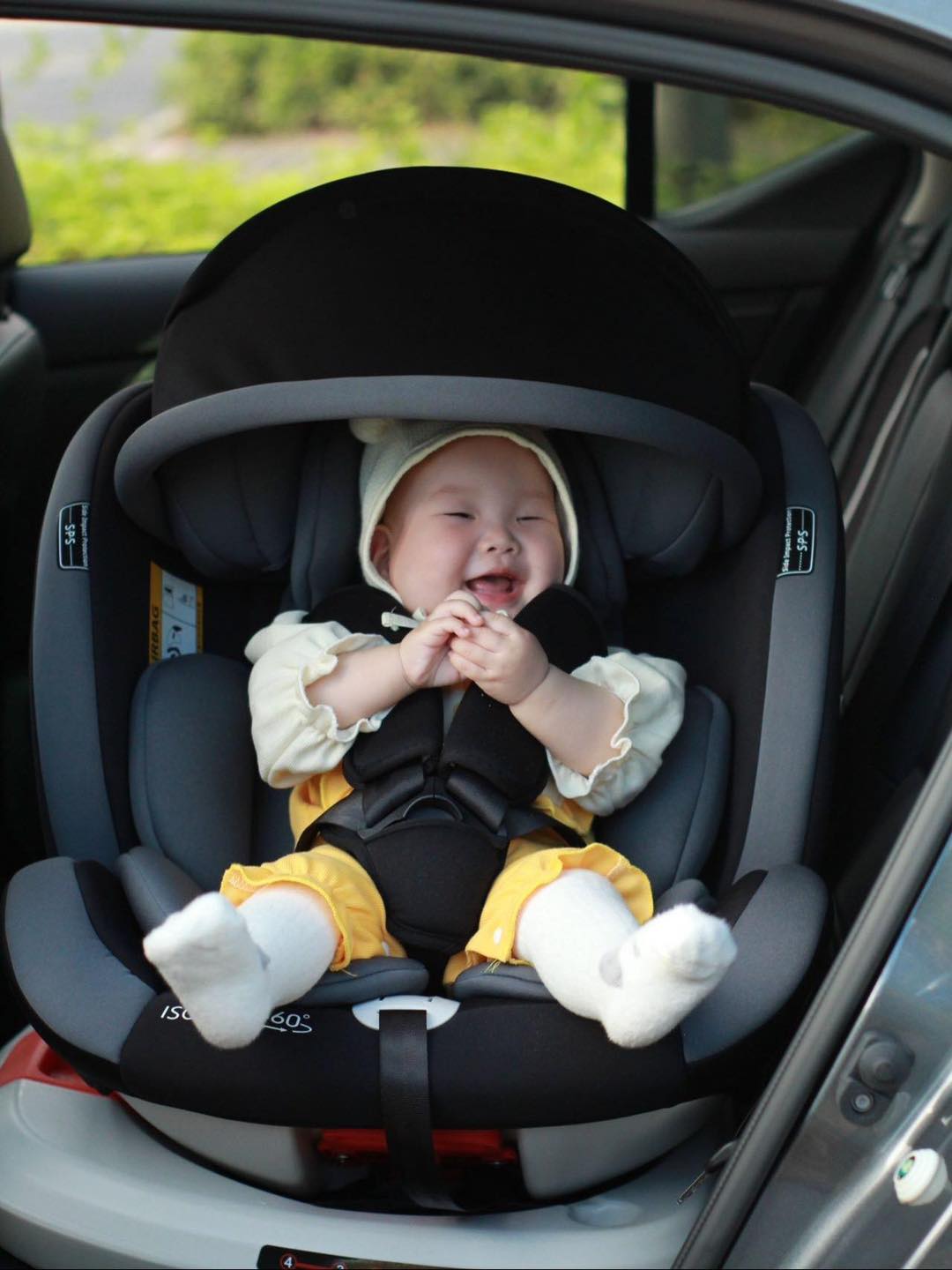 Mách mẹ 7 tips để con chịu ngồi ghế an toàn trên ô tô mà không khóc lóc, hoảng sợ- Ảnh 5. Mách mẹ 7 tips để con chịu ngồi ghế an toàn trên ô tô mà không khóc lóc, hoảng sợ- Ảnh 5.