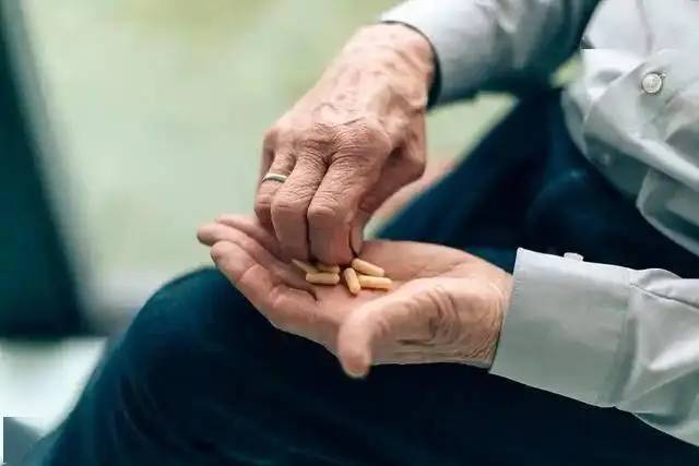 Khi về già có 3 nỗi sợ: Một là té ngã, hai nỗi sợ kia đáng tiếc nhiều người già lại không nhận ra!- Ảnh 2. Khi về già có 3 nỗi sợ: Một là té ngã, hai nỗi sợ kia đáng tiếc nhiều người già lại không nhận ra!- Ảnh 2.