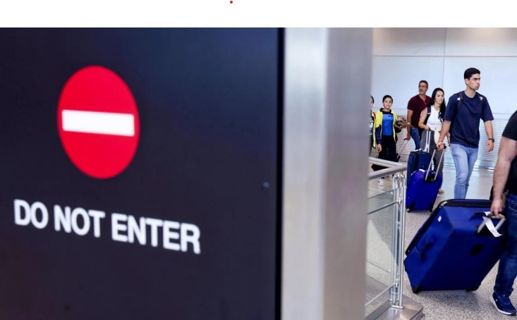 Mỹ tạm dừng xử lý hồ sơ nhập cư từ 19 quốc gia vì an ninh quốc gia - Ảnh 1. Mỹ tạm dừng xử lý hồ sơ nhập cư từ 19 quốc gia vì an ninh quốc gia - Ảnh 1.