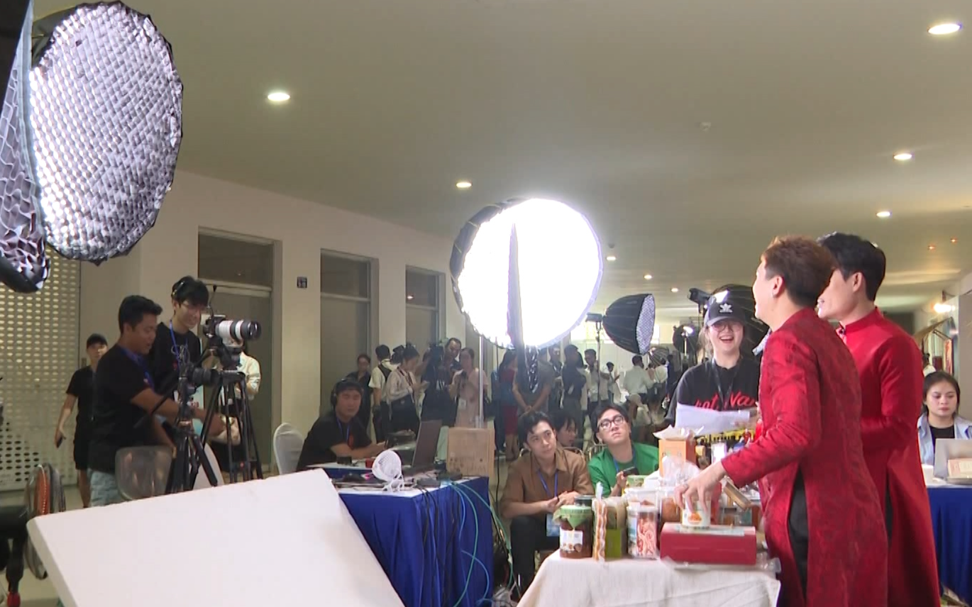 Quản lý sàn online tăng phí, ngăn nguy cơ "gặt lúa non"? - Ảnh 1.