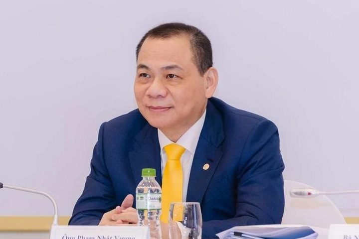 Phạm Nhật Vượng đầu tư 28 . 000 Tỷ cho VinFast không có kế hoạch B trong năm 2025 - Ảnh 3. Phạm Nhật Vượng đầu tư 28 . 000 Tỷ cho VinFast không có kế hoạch B trong năm 2025 - Ảnh 3.