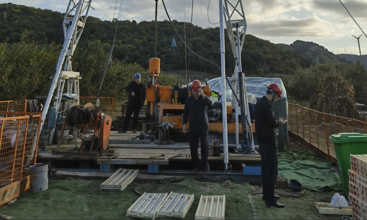 Phát hiện mỏ vàng Liêu Đông 1 . 400 Tấn sâu 1 . 250 M , Chính quyền phong tỏa khu vực - Ảnh 2. Phát hiện mỏ vàng Liêu Đông 1 . 400 Tấn sâu 1 . 250 M , Chính quyền phong tỏa khu vực - Ảnh 2.