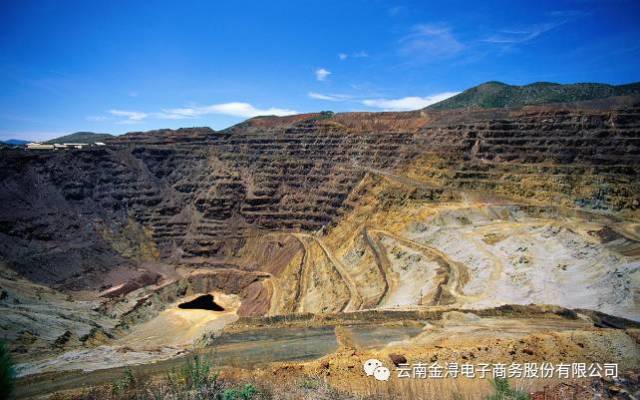 Phát hiện mỏ vàng Liêu Đông 1 . 400 Tấn sâu 1 . 250 M , Chính quyền phong tỏa khu vực - Ảnh 4. Phát hiện mỏ vàng Liêu Đông 1 . 400 Tấn sâu 1 . 250 M , Chính quyền phong tỏa khu vực - Ảnh 4.