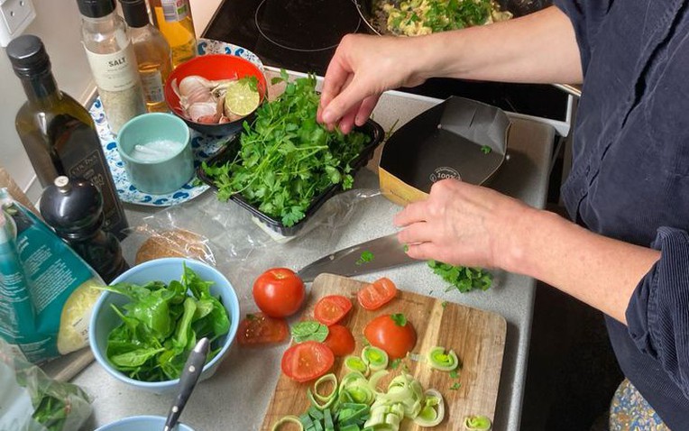 Thay đổi gia vị trong bữa cơm giúp cuộc sống suôn sẻ và nhẹ nhàng hơn mỗi ngày - Ảnh 1.