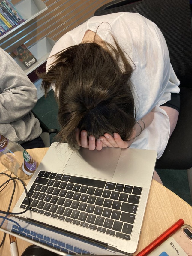 5 câu nói sát thương hơn cả không có thưởng Tết- Ảnh 1.