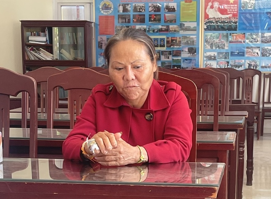 Nguyễn Thị Bé bị bắt Sau 20 năm lẩn trốn vì giết người và buôn bán ma túy - Ảnh 1. Nguyễn Thị Bé bị bắt Sau 20 năm lẩn trốn vì giết người và buôn bán ma túy - Ảnh 1.