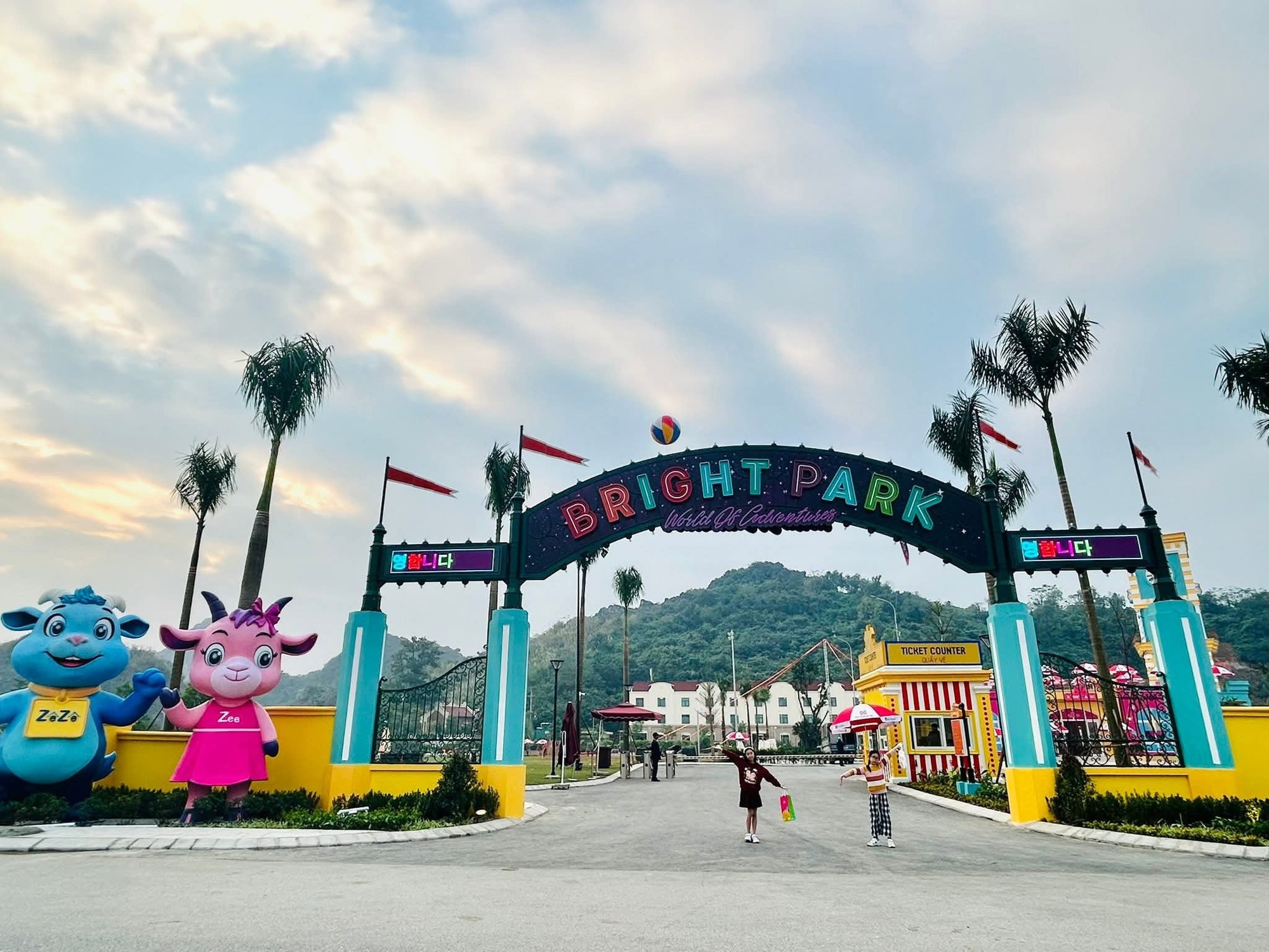 Đón Tết dương lịch tại công viên vui chơi mới gần Hà Nội với giá vé hấp dẫn - Ảnh 2.