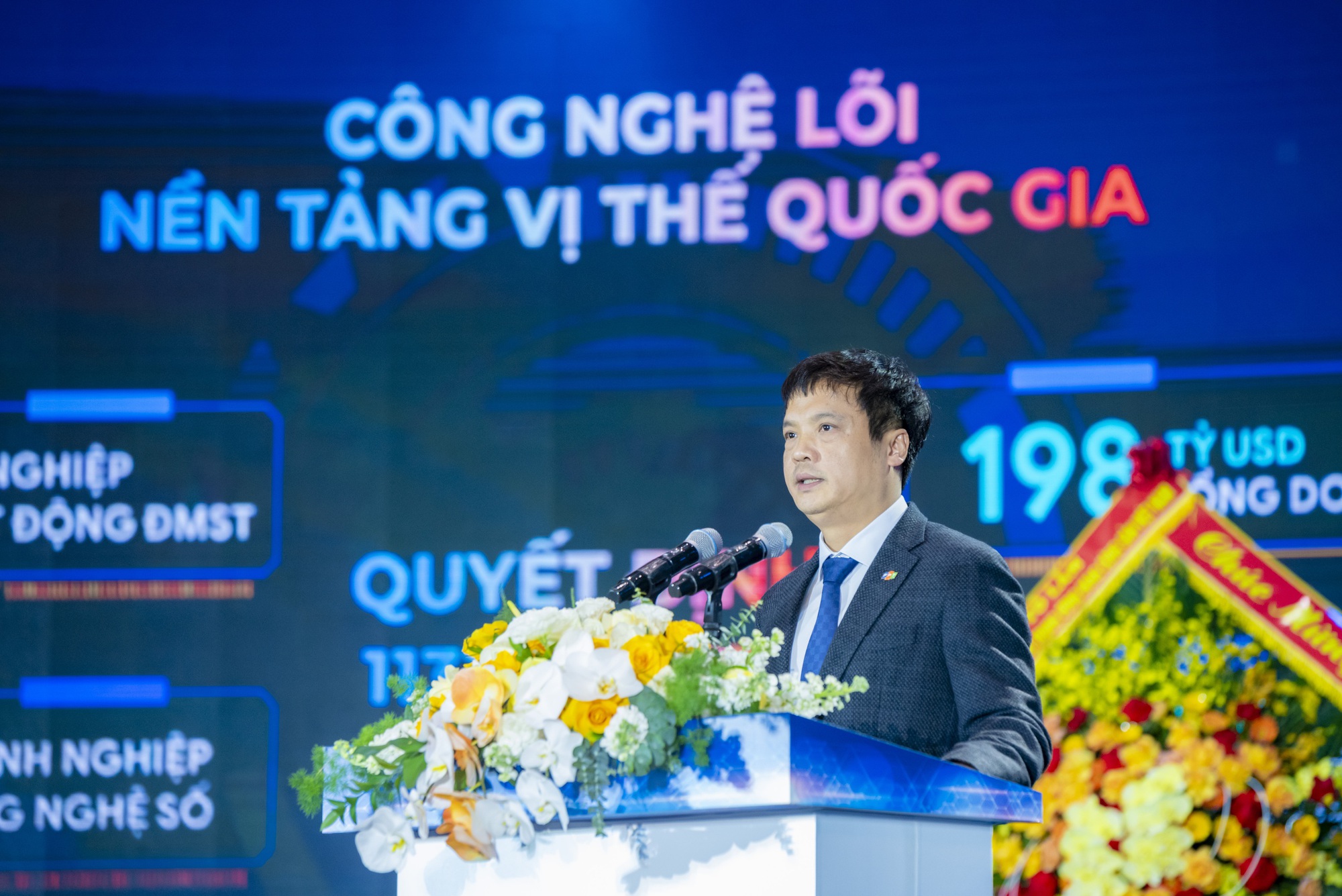 FPT đặt mục tiêu triển khai mô hình ngôn ngữ lớn tiếng Việt với tối thiểu 100 tỷ lượt sử dụng- Ảnh 1.