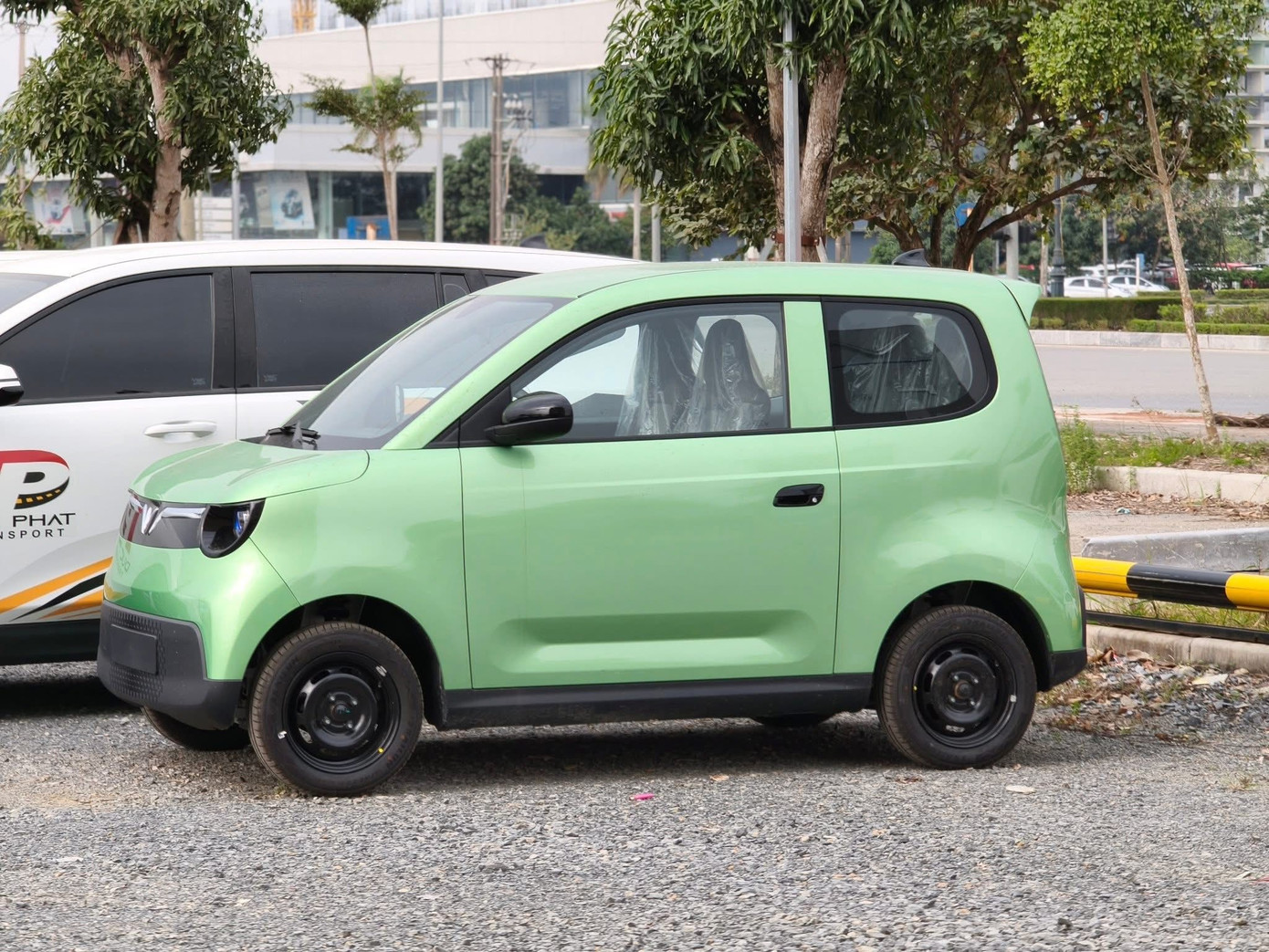 Xe điện nhỏ nhất của VinFast Minio Green lộ diện với công nghệ xe điện tiên tiến - Ảnh 4. Xe điện nhỏ nhất của VinFast Minio Green lộ diện với công nghệ xe điện tiên tiến - Ảnh 4.