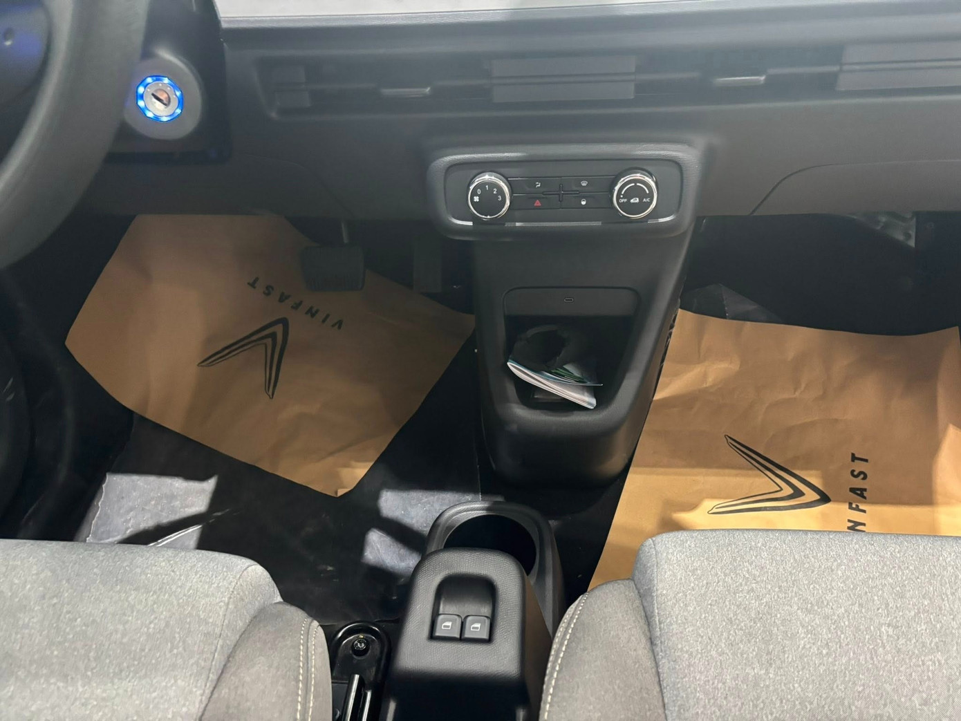 Xe điện nhỏ nhất của VinFast Minio Green lộ diện với công nghệ xe điện tiên tiến - Ảnh 8. Xe điện nhỏ nhất của VinFast Minio Green lộ diện với công nghệ xe điện tiên tiến - Ảnh 8.