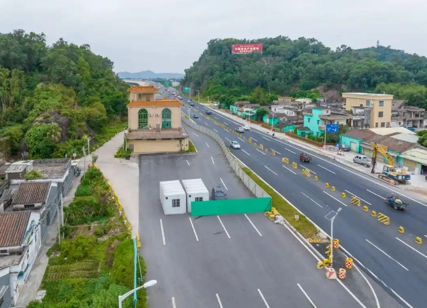 Chủ nhà 3 tầng không chịu di dời dù được bồi thường nhà đất hơn 7 , 4 tỷ đồng - Ảnh 1. Chủ nhà 3 tầng không chịu di dời dù được bồi thường nhà đất hơn 7 , 4 tỷ đồng - Ảnh 1.