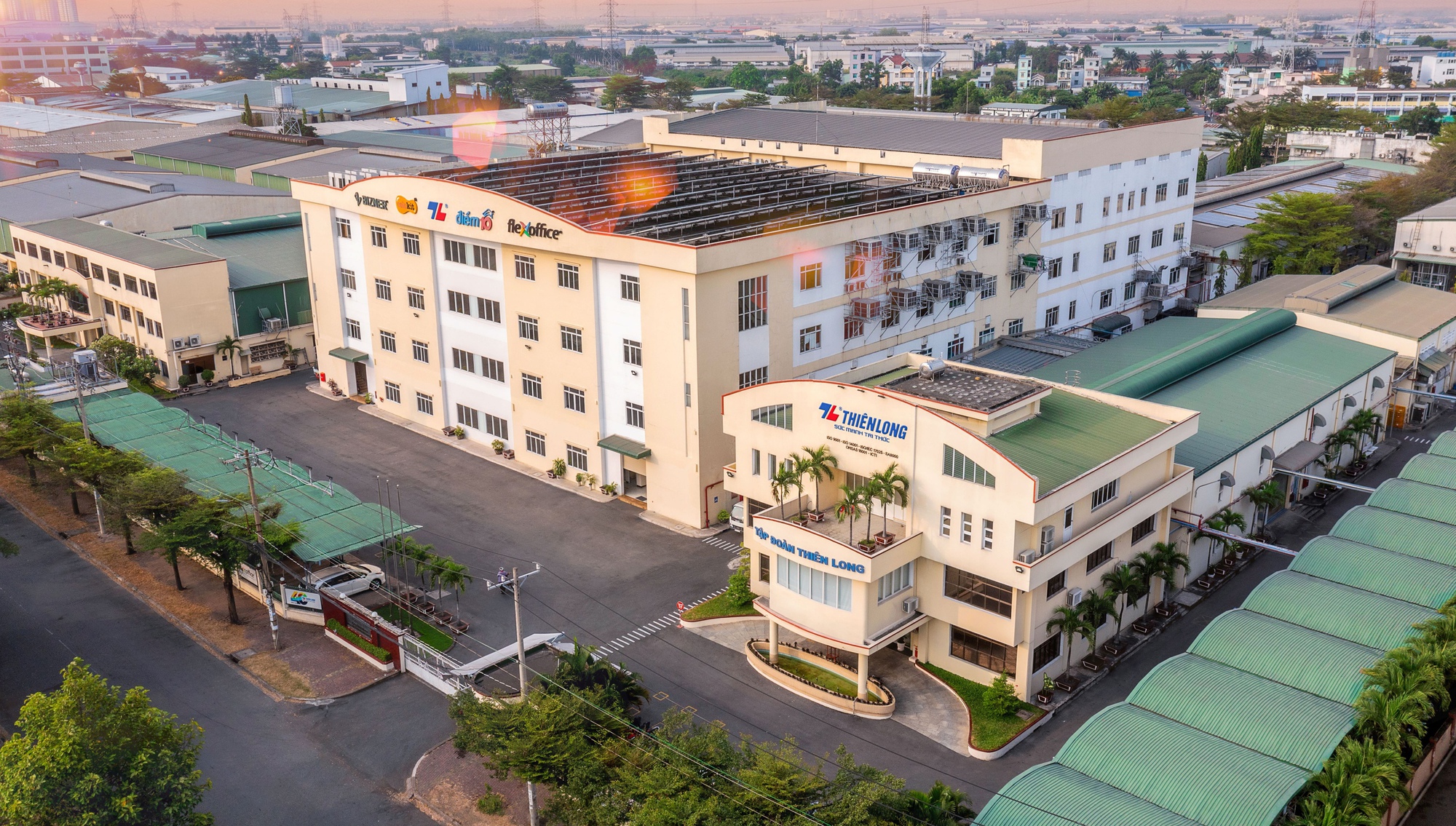 ‘Trùm’ bút bi Thiên Long lọt tầm ngắm tập đoàn Nhật Bản- Ảnh 1. ‘Trùm’ bút bi Thiên Long lọt tầm ngắm tập đoàn Nhật Bản- Ảnh 1.