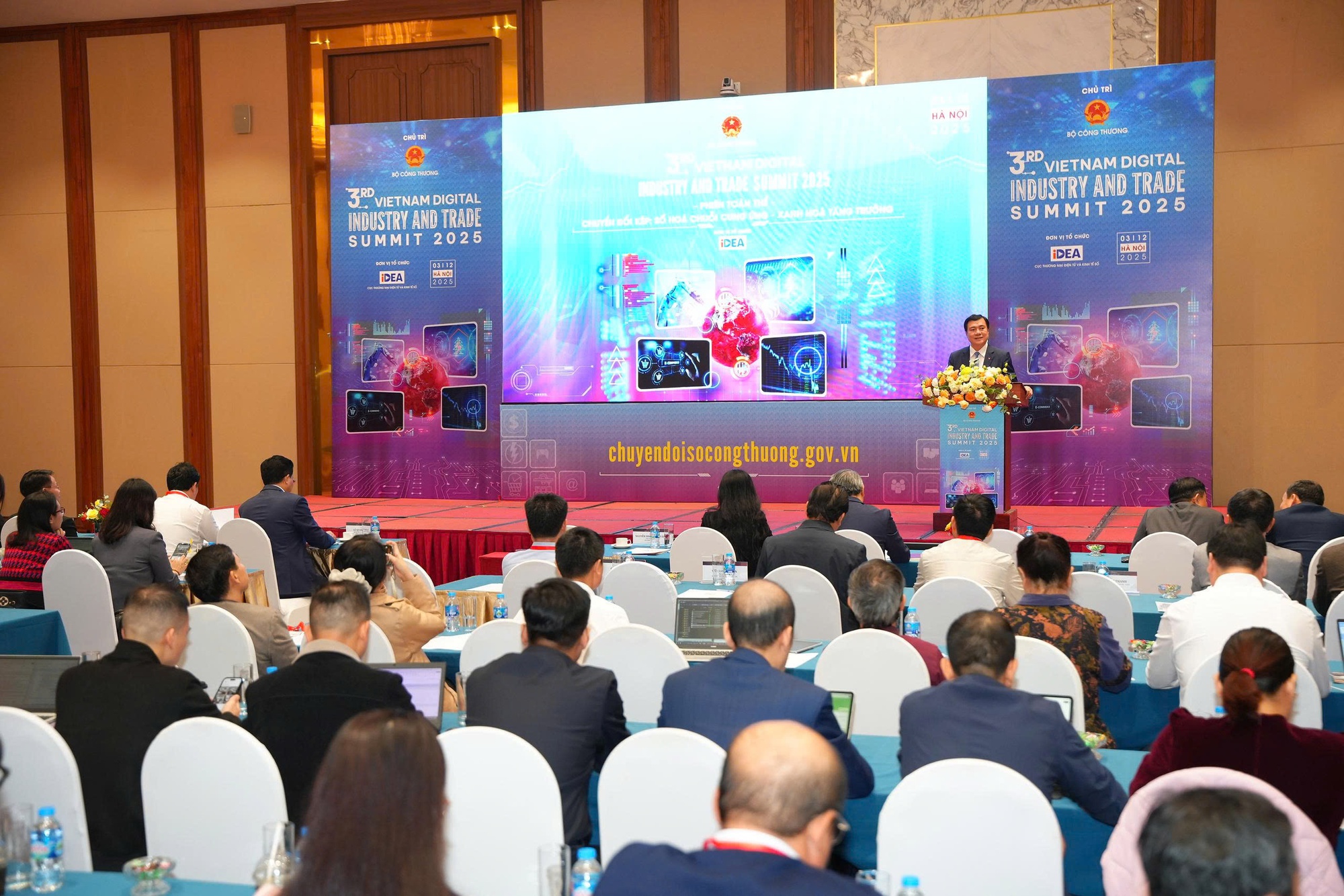 Việt Nam bùng nổ công nghệ AI: 81 % Người dùng tương tác mỗi ngày , 40 startup gọi 123 triệu USD - Ảnh 2.