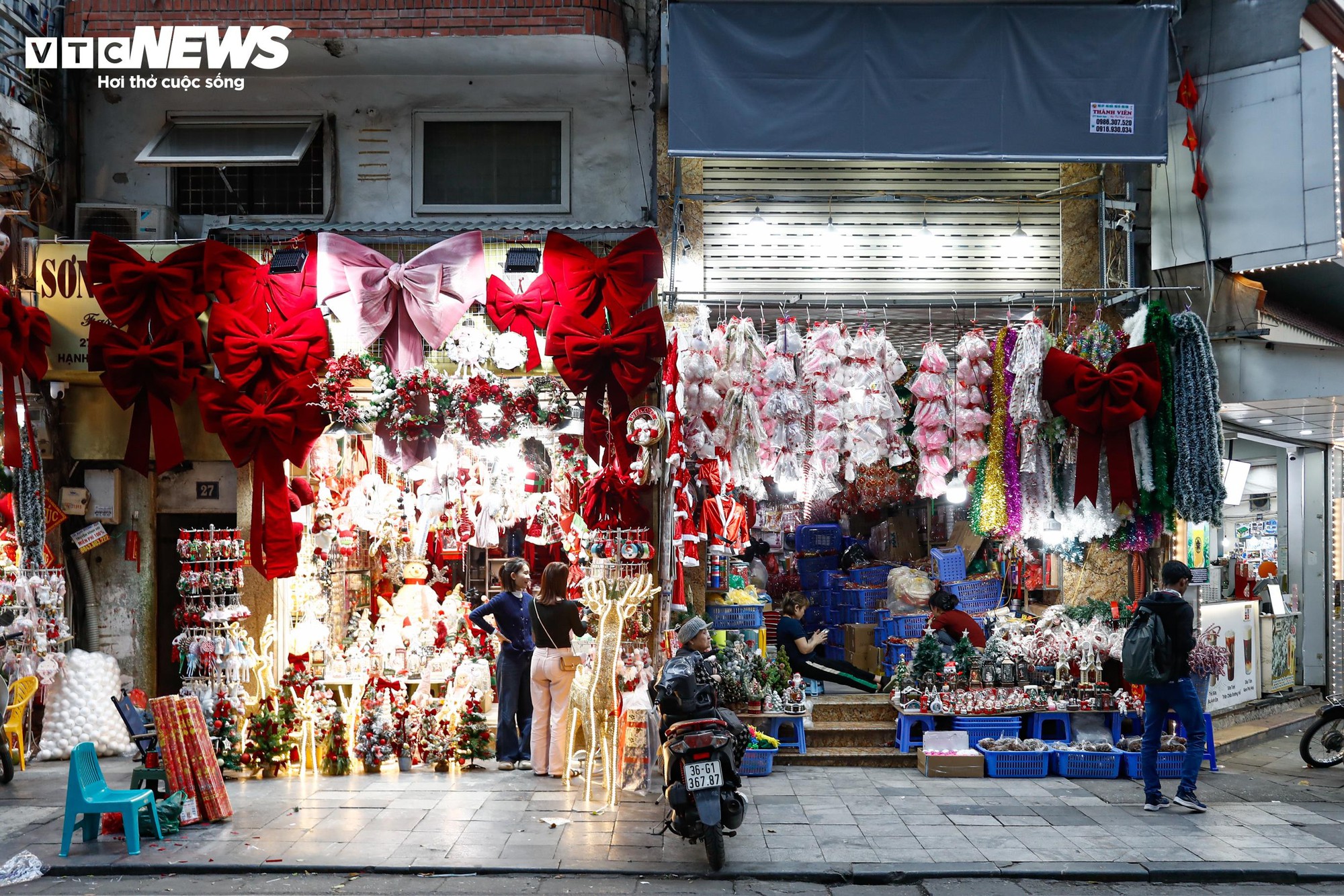 Tuyến phố Phan Đình Phùng ở Hà Nội thông thoáng lạ thường sau khi lập lại trật tự vỉa hè - Ảnh 15. Tuyến phố Phan Đình Phùng ở Hà Nội thông thoáng lạ thường sau khi lập lại trật tự vỉa hè - Ảnh 15.