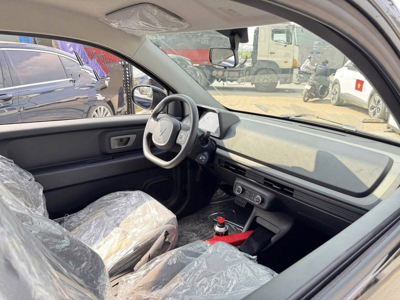 Xe điện nhỏ nhất của VinFast Minio Green lộ diện với công nghệ xe điện tiên tiến - Ảnh 5. Xe điện nhỏ nhất của VinFast Minio Green lộ diện với công nghệ xe điện tiên tiến - Ảnh 5.