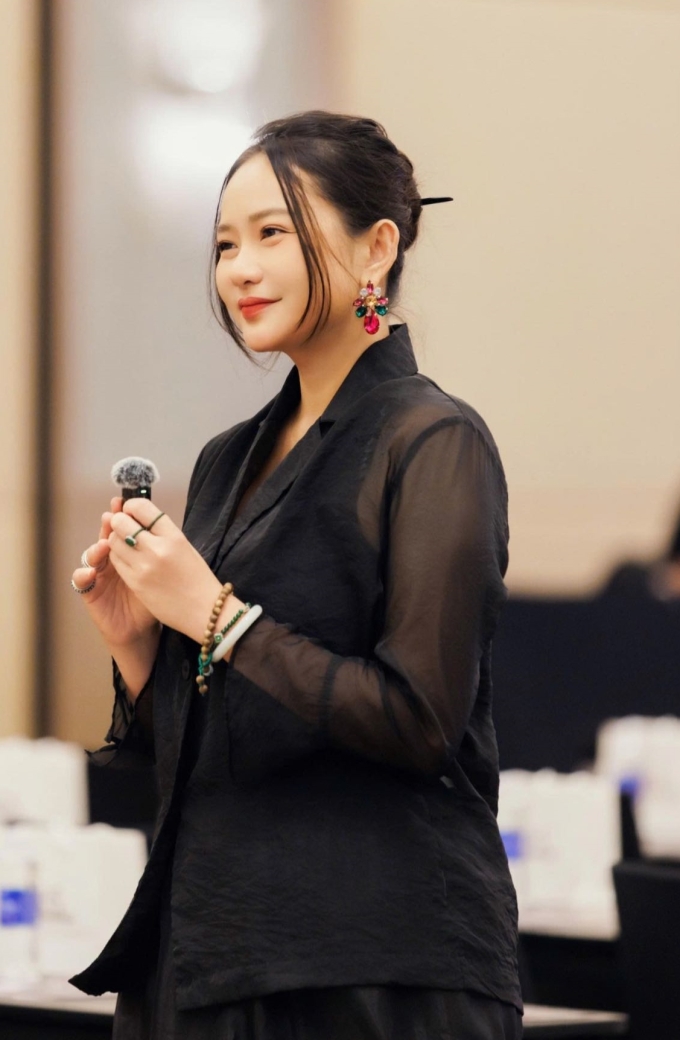 Phan Như Thảo lột xác ấn tượng sau khi kết hôn đại gia và những món quà bất ngờ - Ảnh 8.