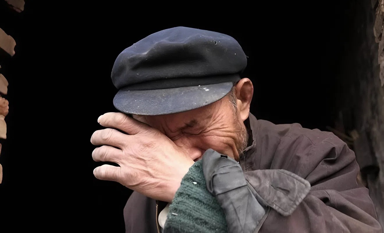 Bất hiếu kiểu mới: Khi con cái xa cách cha mẹ nhưng vẫn tự hào khoe khoang - Ảnh 1. Bất hiếu kiểu mới: Khi con cái xa cách cha mẹ nhưng vẫn tự hào khoe khoang - Ảnh 1.