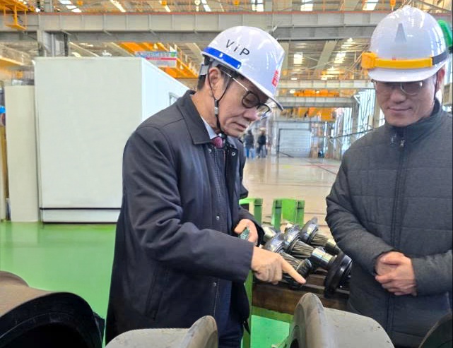 Bước đi mới của tỷ phú Trần Bá Dương trong cuộc đua đường sắt: Trực tiếp sang Hàn Quốc ký thỏa thuận nội địa hóa sản xuất đầu máy toa xe - Ảnh 8. Bước đi mới của tỷ phú Trần Bá Dương trong cuộc đua đường sắt: Trực tiếp sang Hàn Quốc ký thỏa thuận nội địa hóa sản xuất đầu máy toa xe - Ảnh 8.