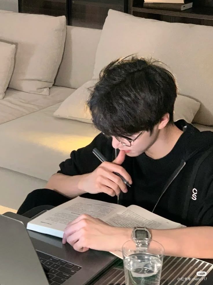 Tại sao biết rồi lại khiến bạn thiếu tinh tế trong giao tiếp xã hội - Ảnh 1. Tại sao biết rồi lại khiến bạn thiếu tinh tế trong giao tiếp xã hội - Ảnh 1.