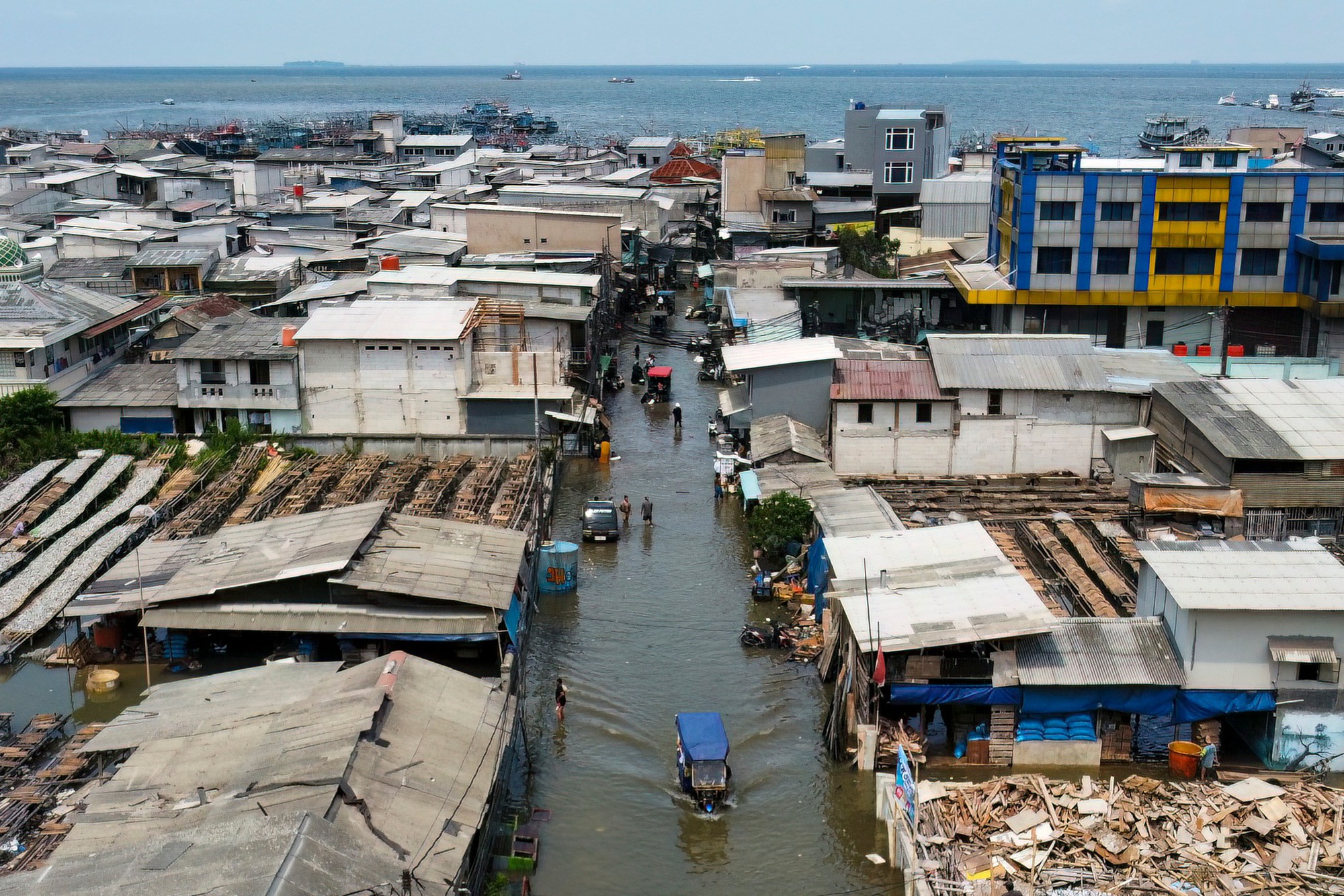 Thảm họa thiên tai tại Indonesia: 908 Người thiệt mạng , 410 người mất tích vì lũ lụt - Ảnh 1. Thảm họa thiên tai tại Indonesia: 908 Người thiệt mạng , 410 người mất tích vì lũ lụt - Ảnh 1.