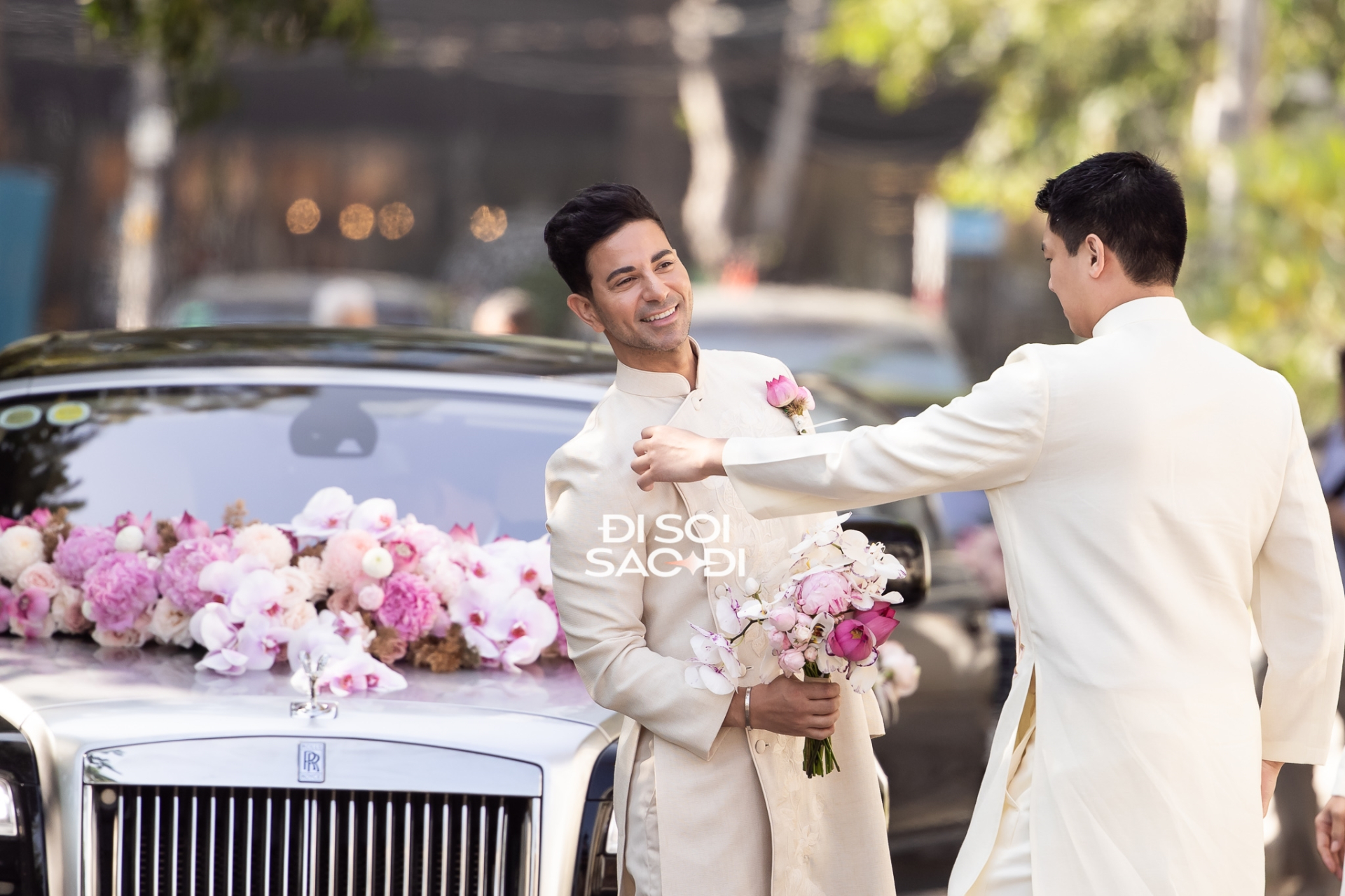 Hiếu Nguyễn gây chú ý trong dàn bê tráp đám cưới Tiên Nguyễn với hành động tinh tế - Ảnh 4. Hiếu Nguyễn gây chú ý trong dàn bê tráp đám cưới Tiên Nguyễn với hành động tinh tế - Ảnh 4.