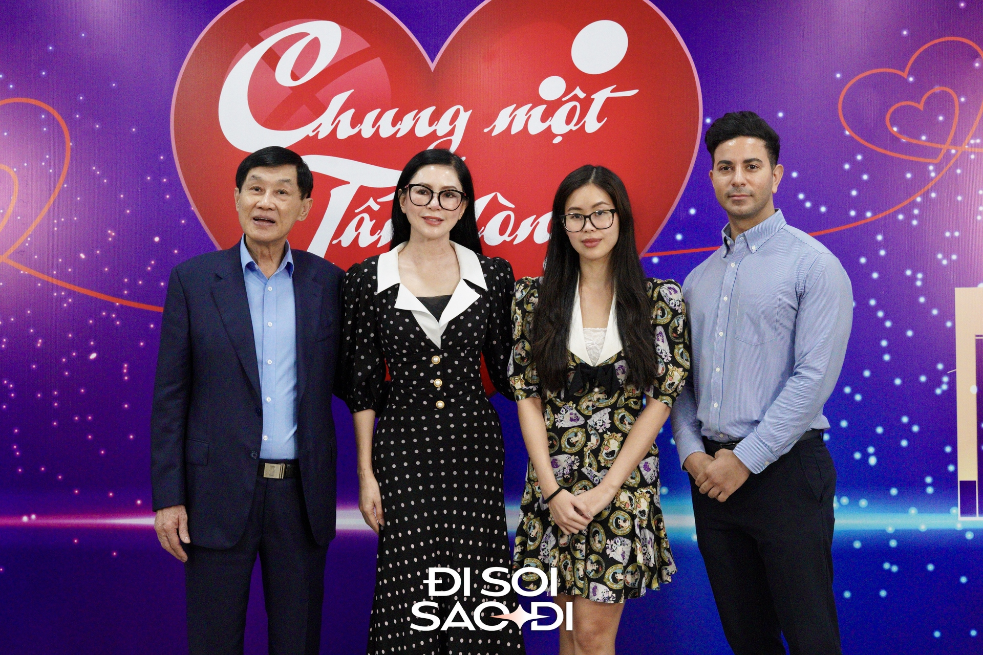 Tỷ phú Johnathan Hạnh Nguyễn và hai nàng Tiên xinh đẹp trong Đám cưới con gái - Ảnh 7. Tỷ phú Johnathan Hạnh Nguyễn và hai nàng Tiên xinh đẹp trong Đám cưới con gái - Ảnh 7.