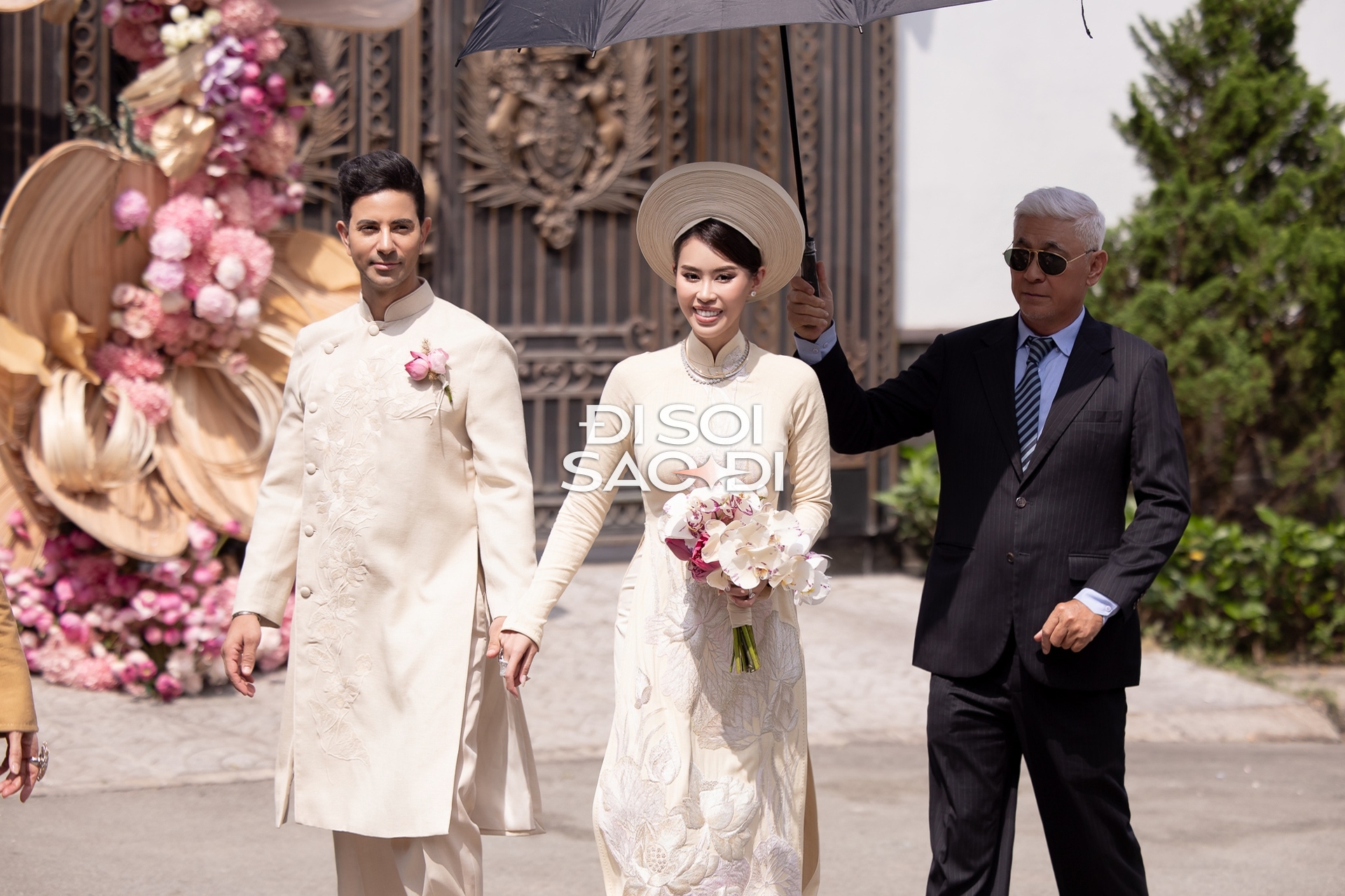 Dàn xe đón dâu hoành tráng trong lễ cưới của Tiên Nguyễn và Justin Cohen - Ảnh 3. Dàn xe đón dâu hoành tráng trong lễ cưới của Tiên Nguyễn và Justin Cohen - Ảnh 3.